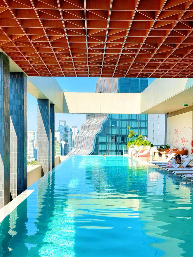 曼谷素坤逸!分享1間泳池設計hotel 曼谷素坤逸!分享1間泳池設計hotel