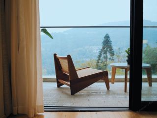 청두! 칭청산 전산!! 디자이너 민박이 문을 열면 바로 산이 보여서 정말 끝내줘요!