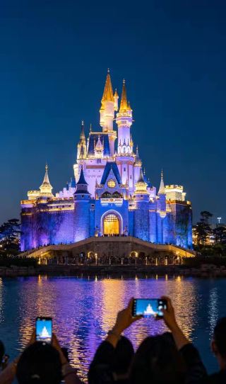 Fun times in front of the castle