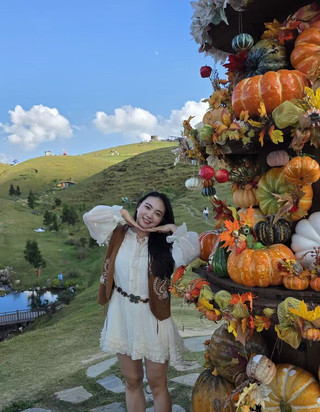 Step into the Ghibli-esque grasslands of Yangtian Lake for a sunset in the wild