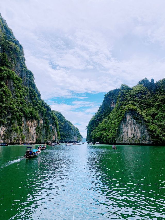 Pileh Lagoon มรกตแห่งท้องทะเล 