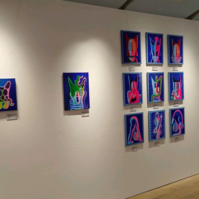 陪媽咪，看展覽！蛇貓狗，解釋道！