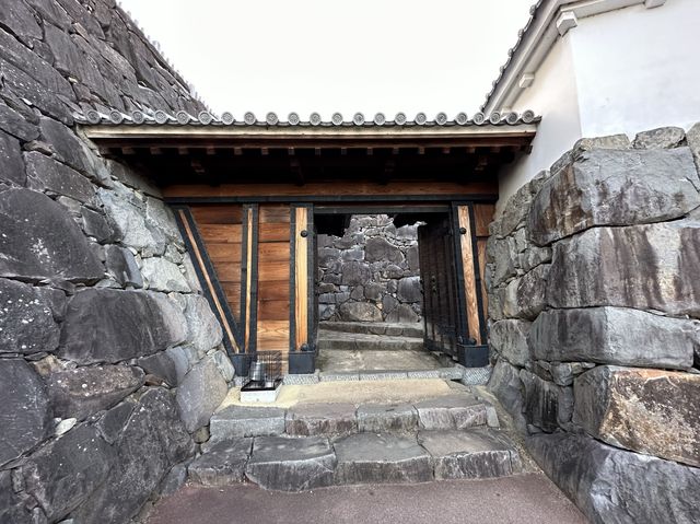 山梨・甲府。甲府駅前『舞鶴城公園』を散策。