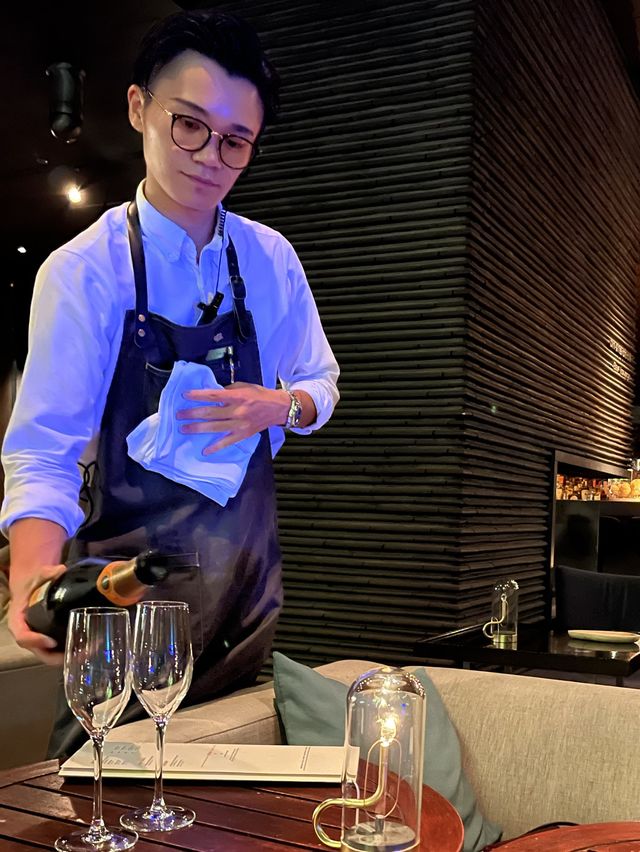 후쿠오카에 이렇게 좋은 호텔바가 있는지 몰랐징?🥂