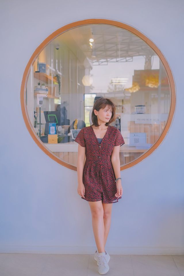The Coffee Library & Co คาเฟ่กลางนา