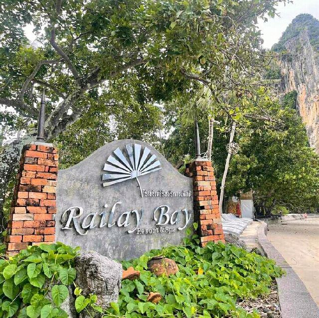 ที่พักสุดโรแมนติค บนหาดไร่เลย์