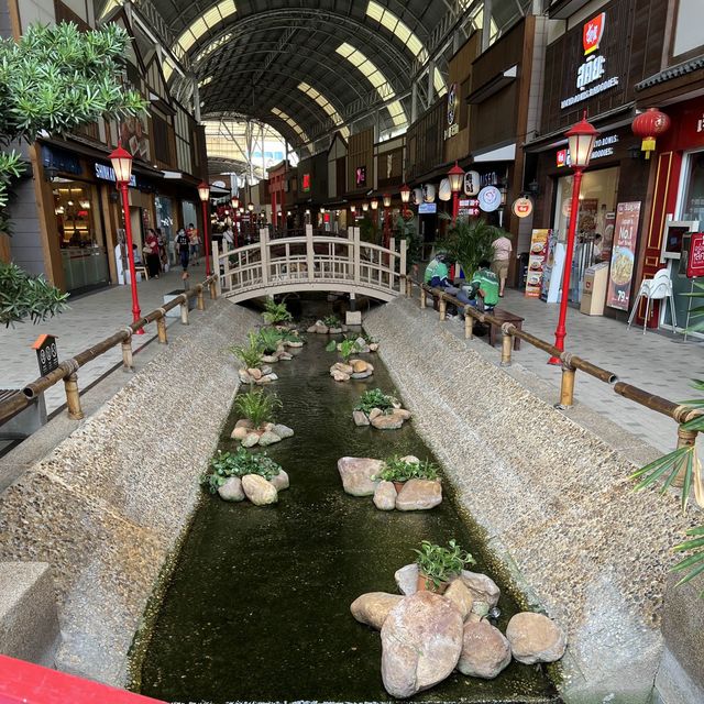 The Paseo Park กาญจนาภิเษก คอมมูนิตี้มอลล์ 