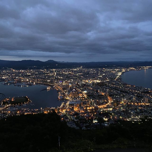 閃耀北海道夜空！函館山夜景震撼呈現