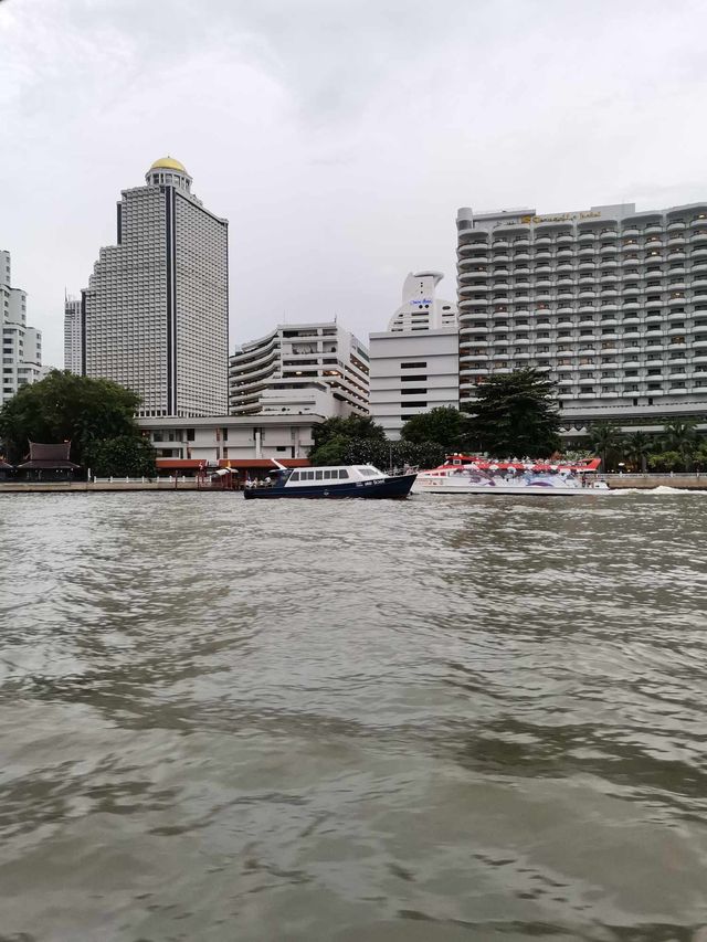 โรงเเรมย่านสีลม