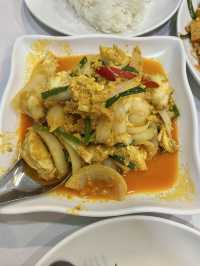 풋팟퐁커리로 미쉐린 빕구르망에 선정된 방콕 크루아압손🍴