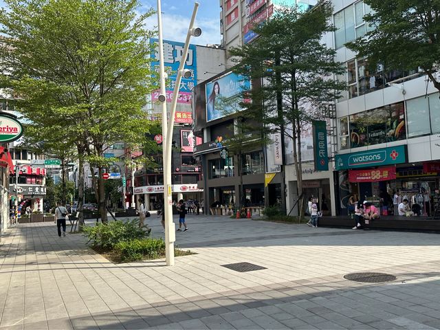 🚇 府中商圈，板橋近在咫尺！🏙️🛍️