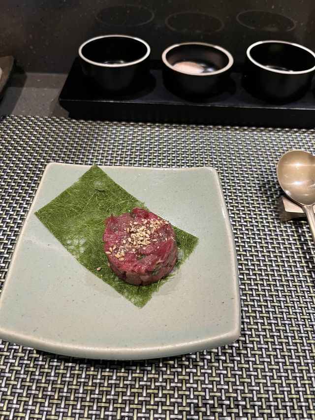 치열한 웨이팅 끝에 즐길 수 있는 이속우화 한우오마카세
