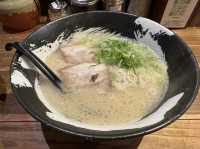 福岡・大名。博多ラーメンにちゃんぽん・居酒屋メニューも豊富『ひるとよる 博多らーめん ちゃんぽん』