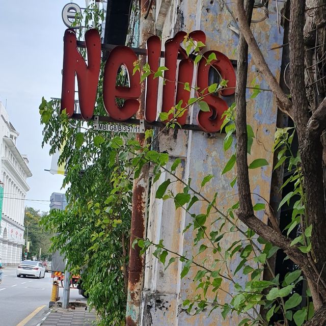 the best halal food by Nellis Cafe