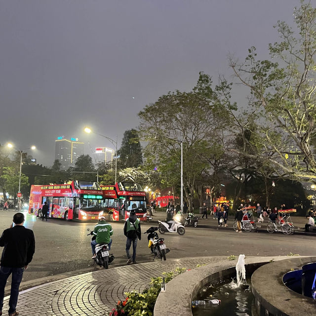 河內晚上必到的打卡位～還劍湖