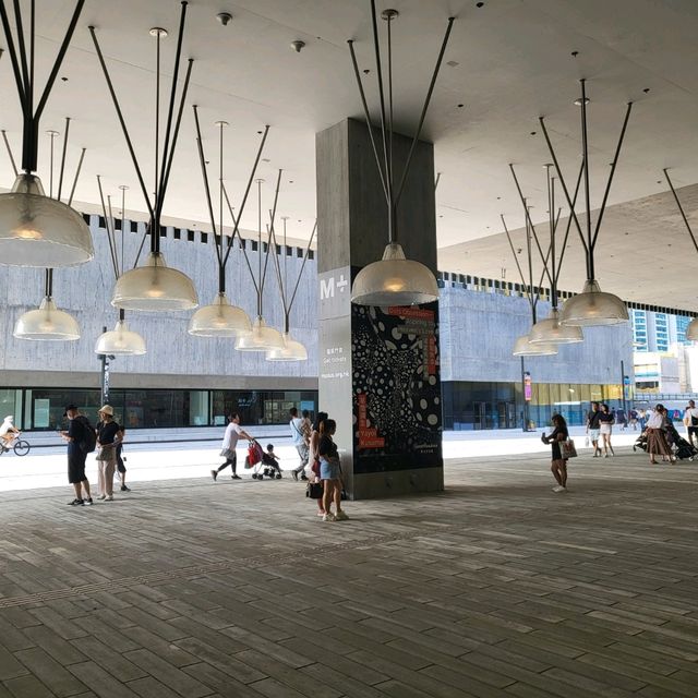 香港文化半天遊 之 M + 🖼🎨🎭💈🧧📚