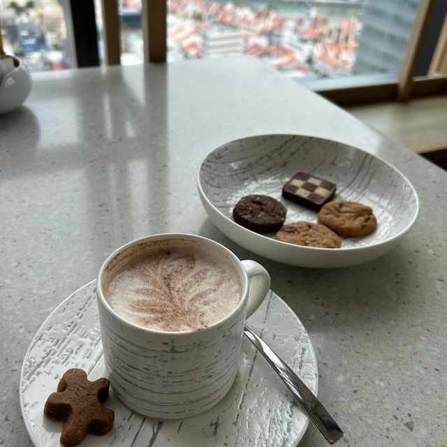 Best hotel lounge in Chinatown 