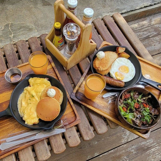 พักผ่อนท่ามกลางธรรมชาติที่ The birder's lodge 