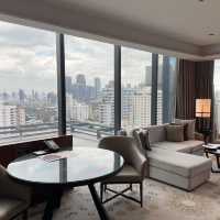 Exec Deluxe Suite @ Hyatt Regency Bangkok