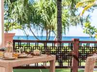 โรงแรมสวยสไตล์ชิโนโปรตุกีส ทำเลติดหาดกะรน 