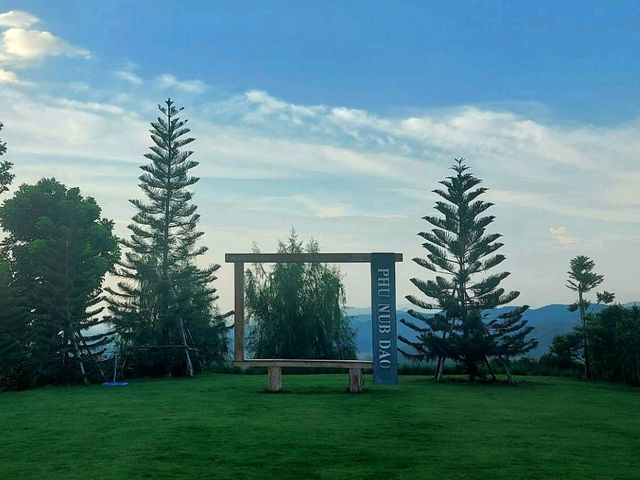 ไร่ภูนับดาว ลานกางเตนท์วิวหลักล้าน
