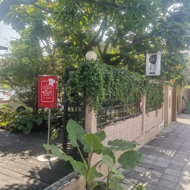 Thee  Cafe ร้านน่ารักในย่านเกษตรนวมินทร์