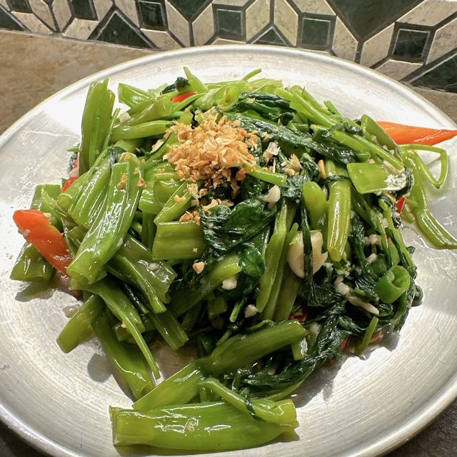 荃灣工業風低調新派泰菜Thai Nine