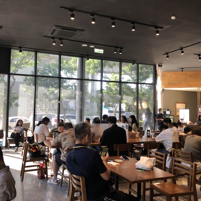 離機捷最近的咖啡廳 # 青埔高鐵星巴克 ☕️
