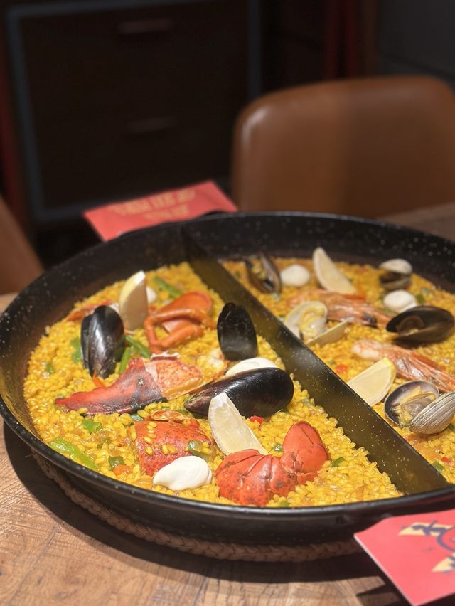 🥘 海鮮大鑊飯x現切伊比利亞火腿· 打卡度完勝！