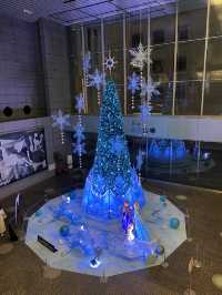 2023年思い出にのこるアナと雪の女王クリスマスツリー