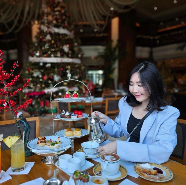 Afternoon Tea ธีมคริสมาสที่ โรงแรม เพนนินซูลา กรุงเทพฯ
