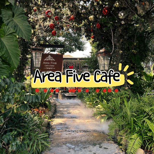 Area Five Cafe คาเฟ่ธีมคริสต์มาส 