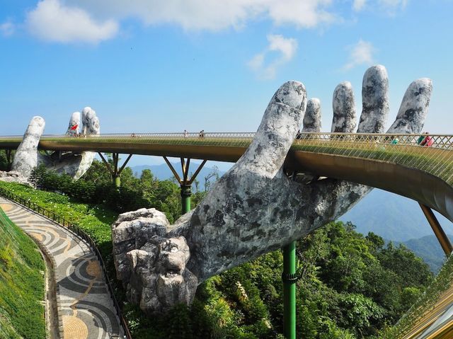 Golden Hands Bridge