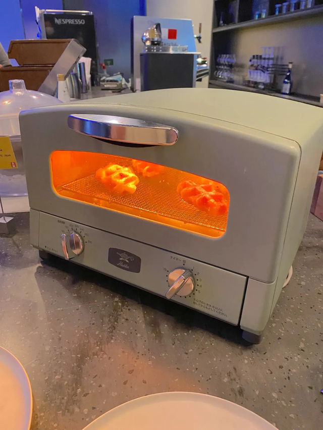 宿泊者限定！夜カフェはホテルラウンジで