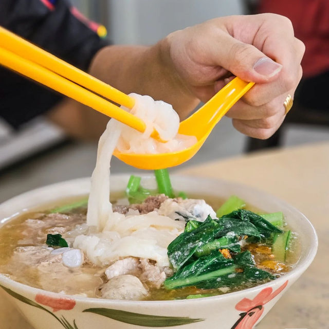 「曼谷老字號陳億粿條店，口感頂級美味！」