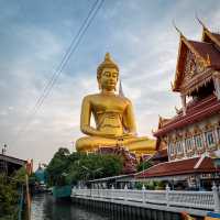สุขใดไหนจะเท่า…เข้าวัดทำบุญ
