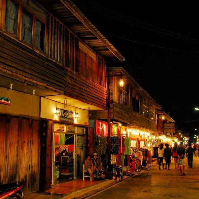 Chiang Khan walking street 