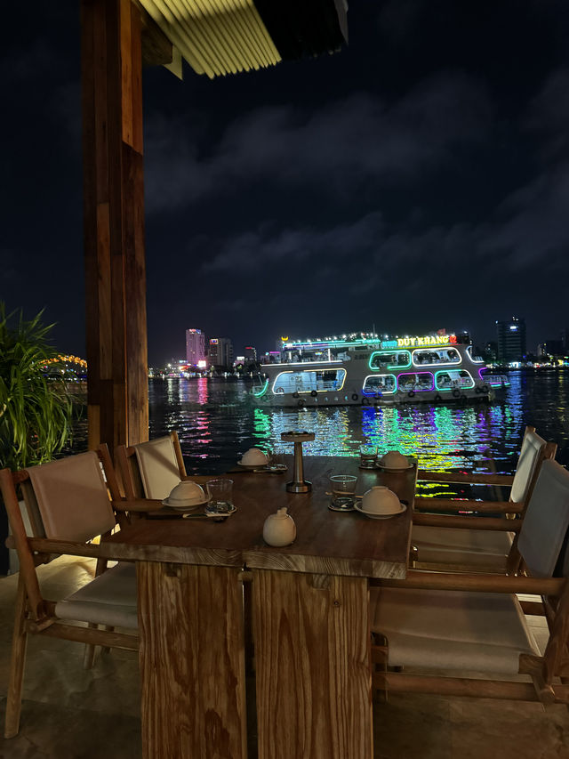 ベトナム🇻🇳ダナン🐉ドラゴンブリッジショーは🍽️座りながら観覧できる🍸✨