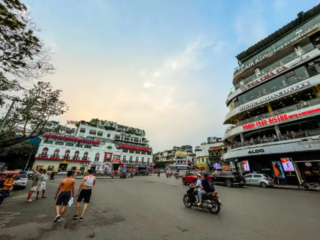 同慶芽育廣場...河內