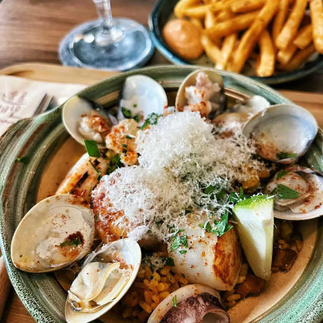 「頂級海鮮料理，視覺與味蕾的雙重享受」Bistro Adamo