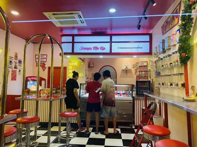 Scoops Me Up ร้านไอติมโฮมเมดย่านโรจนะ