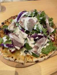 大阪　ピザが絶品のブックカフェ📚🍕