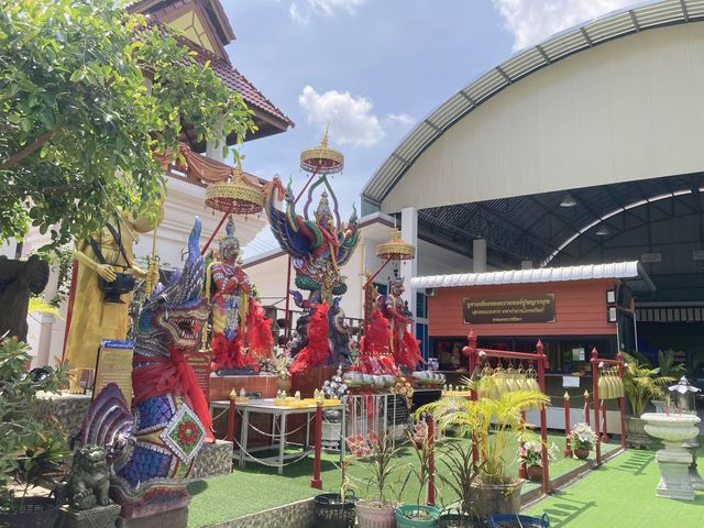 ขอพรเลื่อนต่ำแหน่งงานกับ “องค์ปู่พญาครุฑ”