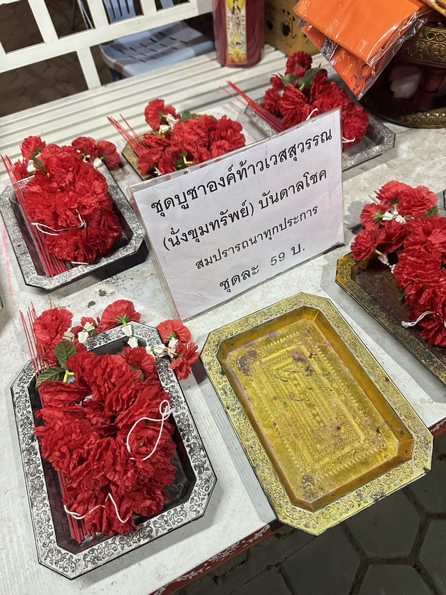 📍ท้าวเวสสุวรรณปางนั่งขุมทรัพย์ กลางเมืองเชียงใหม่