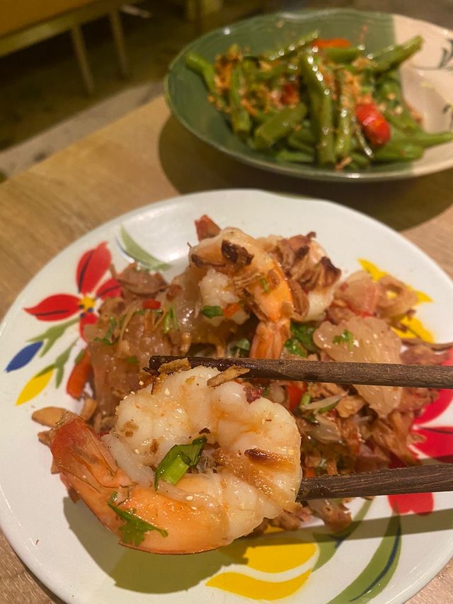 上班攰到爆💥 約舊同事食泰國菜🇹🇭 放鬆下😌