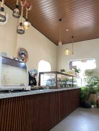 Meet another gorgeous cafe! 