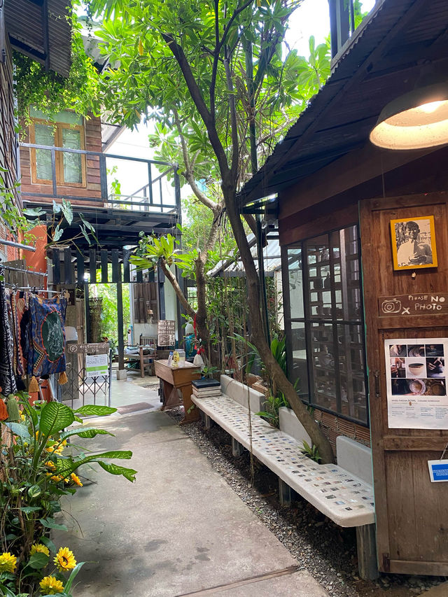 บ้านข้างวัด | เชียงใหม่ 🏡🎨🌿🥤
