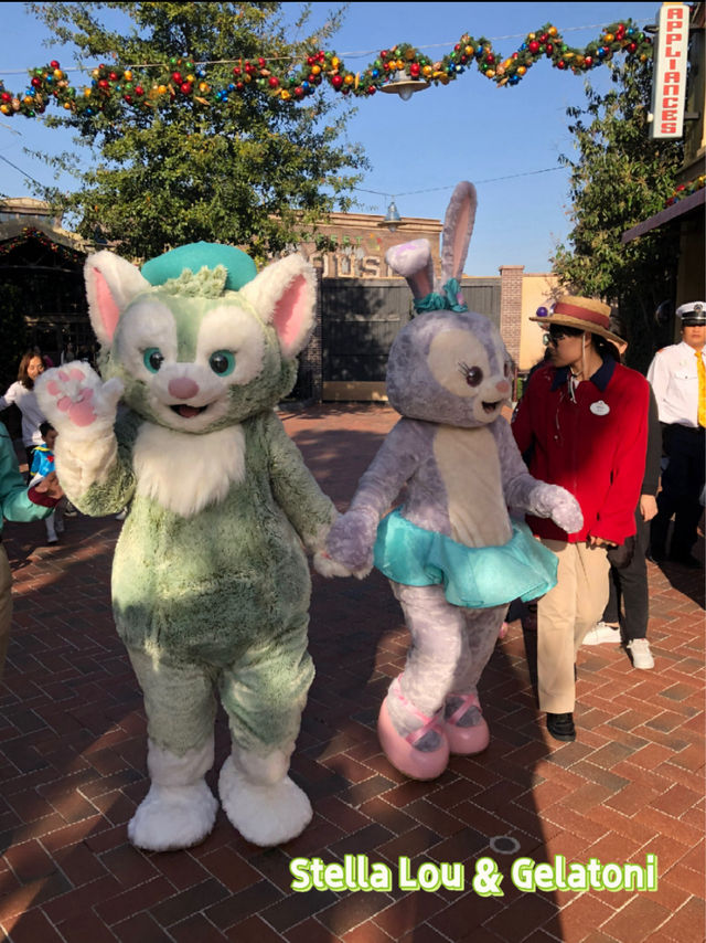 Character Guide at Shanghai Disneyland 🐰🇨🇳