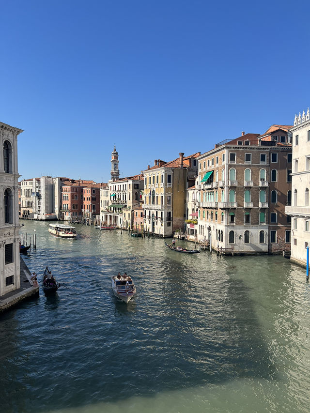 Exploring the Streets and Canals of Venice, Italy 🇮🇹 Exploring the Streets and Canals of Venice, Italy 🇮🇹