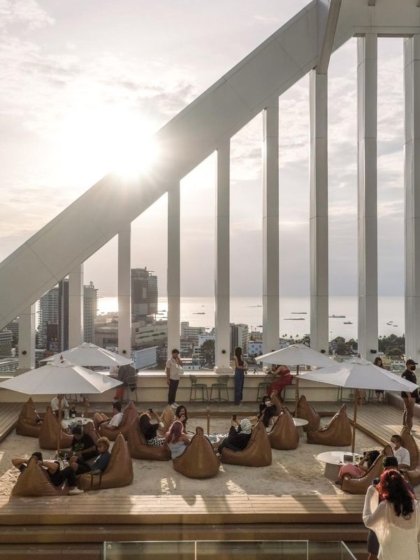 Arbour Hotel Pattaya ที่พักสระว่ายน้ำวิวสุดปัง